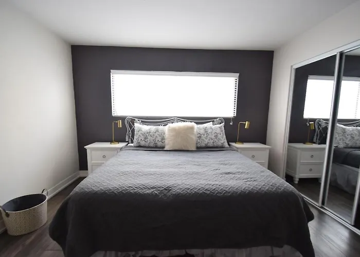 Hollywood Business Suites