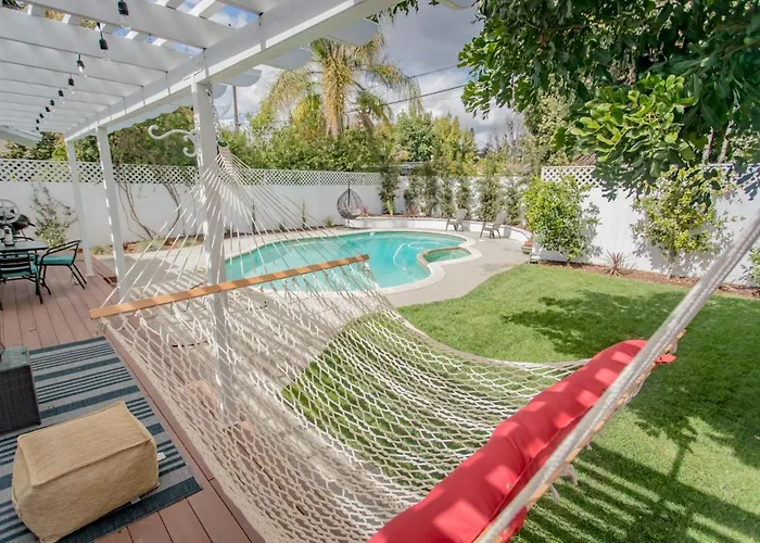 Enchanting Sherman Oaks Home With Pool Permit #Hsr Two One Zero Zero 2605