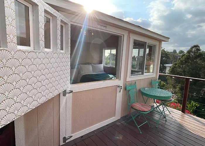 Glamping Hollywood Hills - Luxury Tiny House