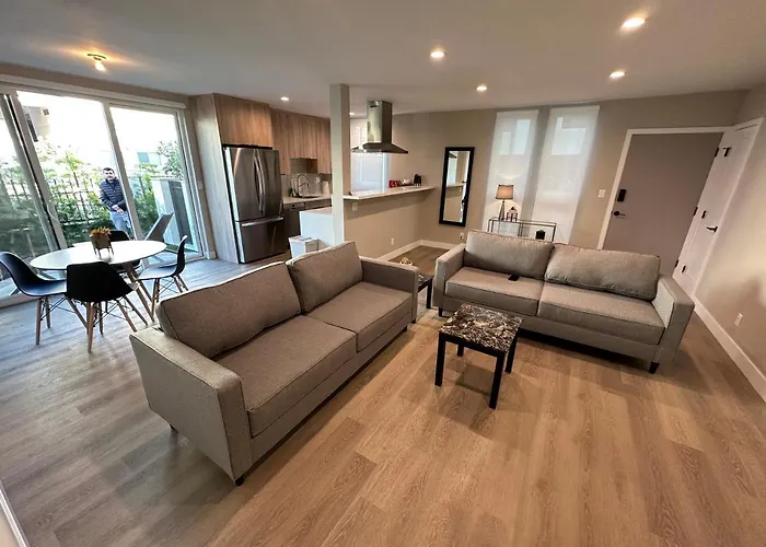 Luxury Apartment At Hollywood