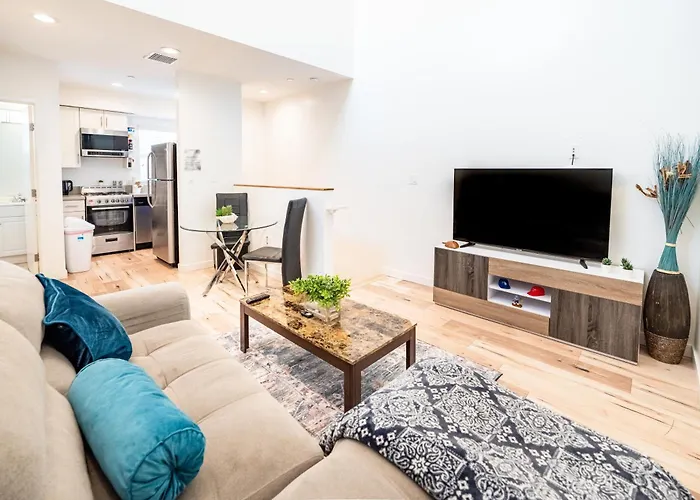 New York Loft- Style 3 Levels 2 Bath By Hollywood