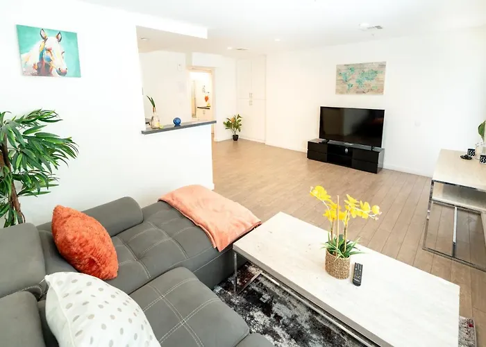 Modern One Bedroom In Koreatown Close To Downtown La With Private Parking