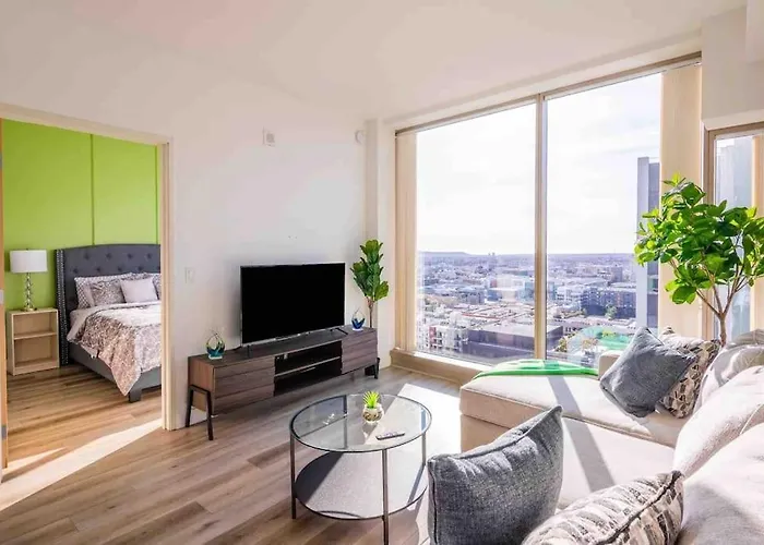 Luxury High Rise Amazlng Views & Secured Parking