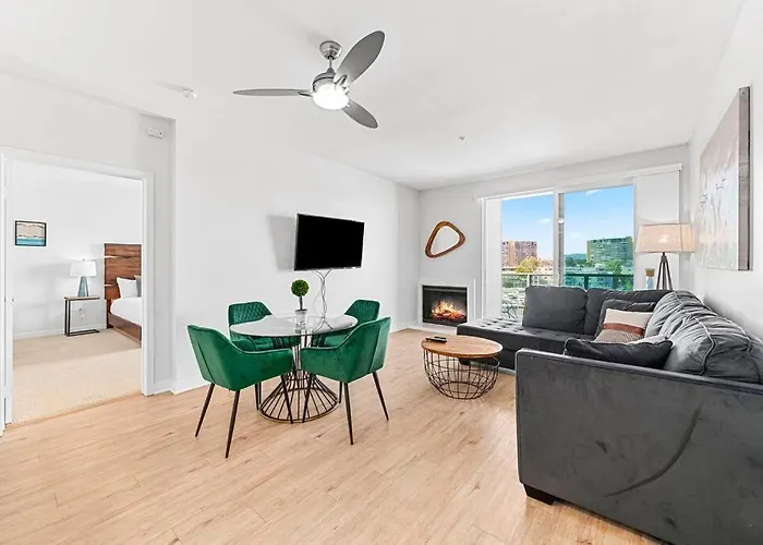 Emerald Gem 2Bedroom 2Bath With Full Marina View