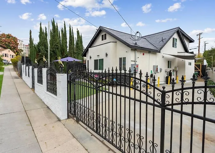 Family/Pet Friendly Home Near Hollywood & Pasadena
