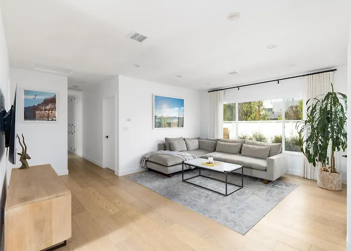 Beautiful 3 Bedroom In Mar Vista