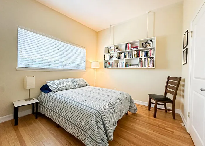 Relaxing 4-Br Oasis With Pool - Bb