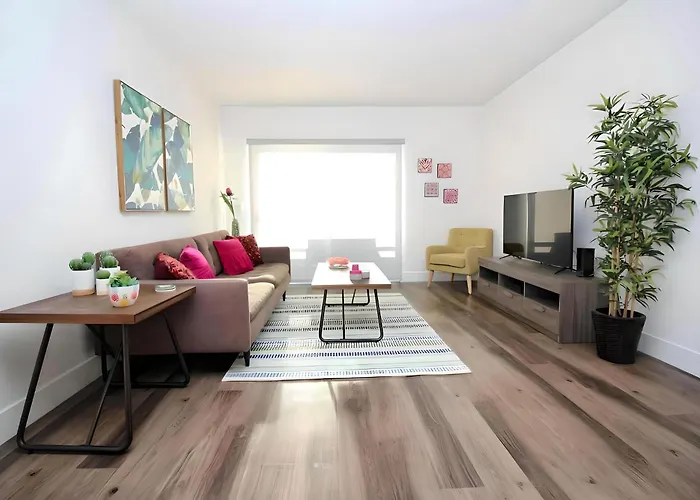 Los Angeles Premium Suites With Free Parking