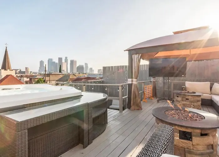 Gorgeous Dtla W/ View + Hot Tub!