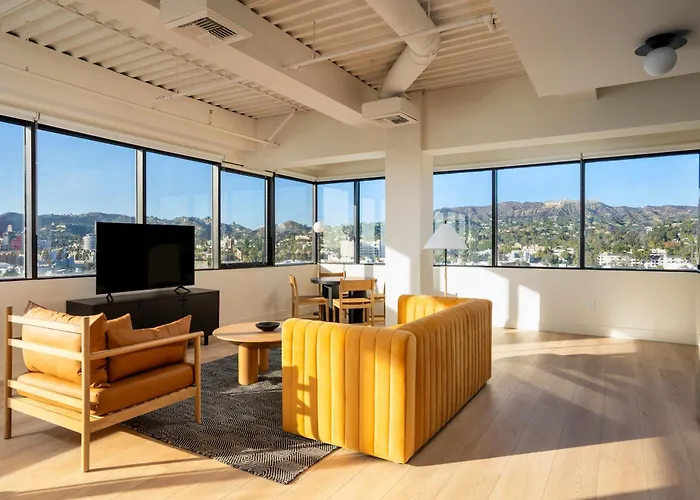 Kasa Sunset Los Angeles