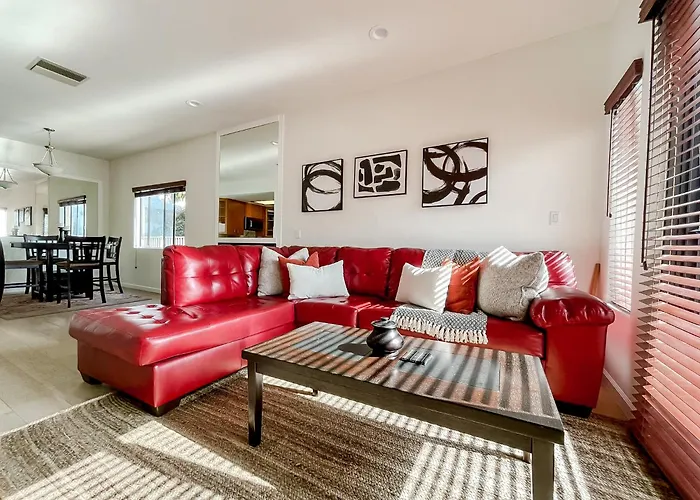 *Weho/Beverly Hills* Luxury 2Bd/2.5Ba + Balconies