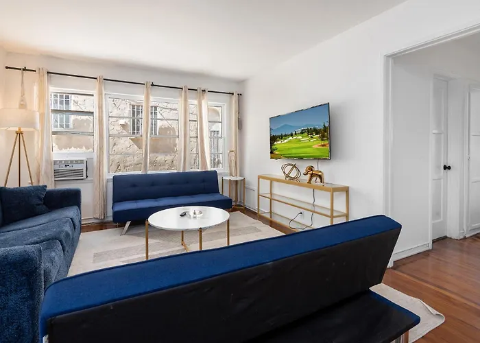 Charming 1-Bedroom Apartment With Hot Tub