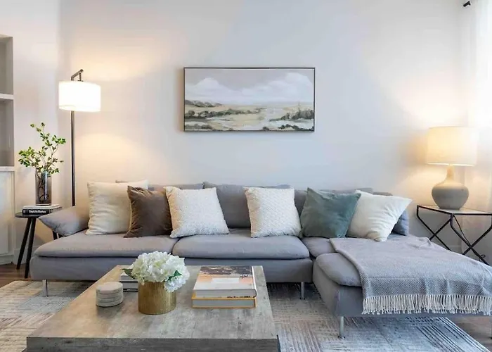 Tulip - 2 Bedroom Apartment In West Hollywood