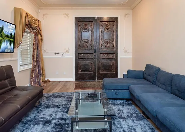 Lavish 2-Bedroom Apartment In La!