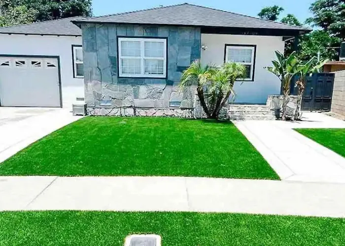Beautiful Encino House With Backyard, Deck & Patio