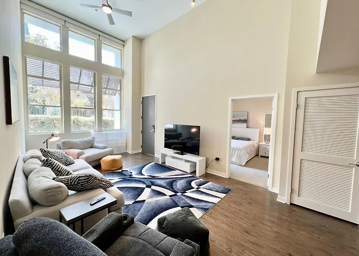 Luxury 2 Bedrooms 2 Bathrooms With Pool And Gym