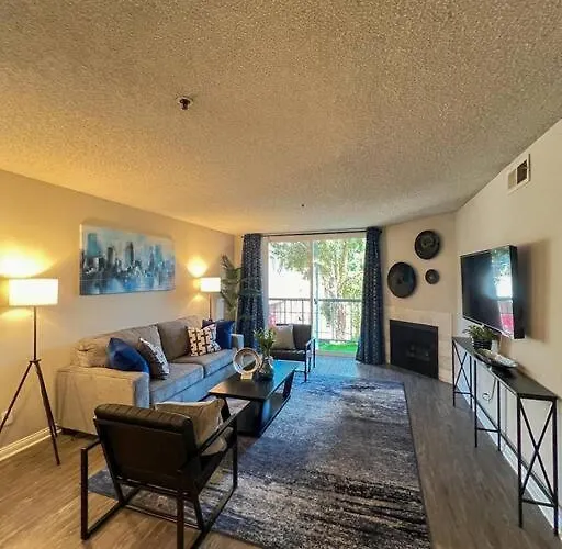 Exceptional 2 Bedroom In Heart Of Hollywood 201