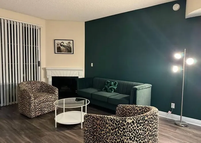 Travel Haven At Miracle Mile- 110