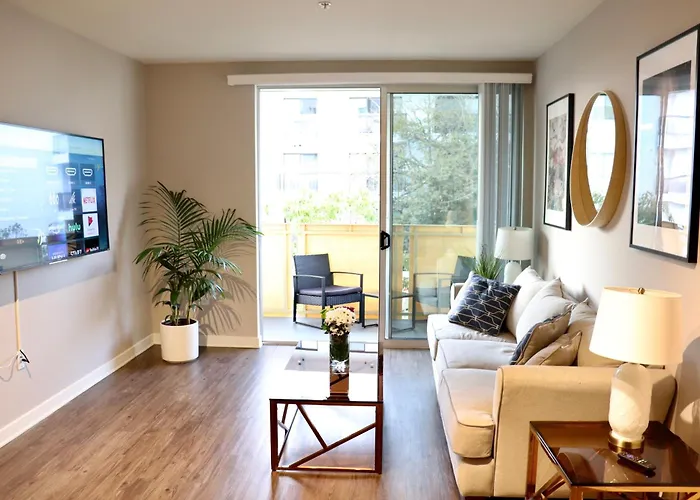 Heart Of Santa Monica 2 Bedroom 2 Bath