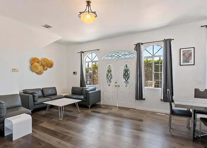 Lovely Gated 3Bedroom & 2 Bath Unit Near Universal Studio And Hollywood