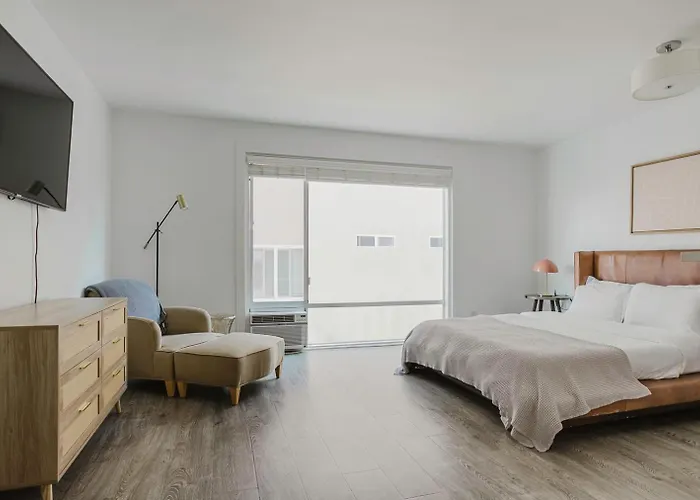 Blueground Mid-Wilshire Pool Ac Nr Retail Lax-1265
