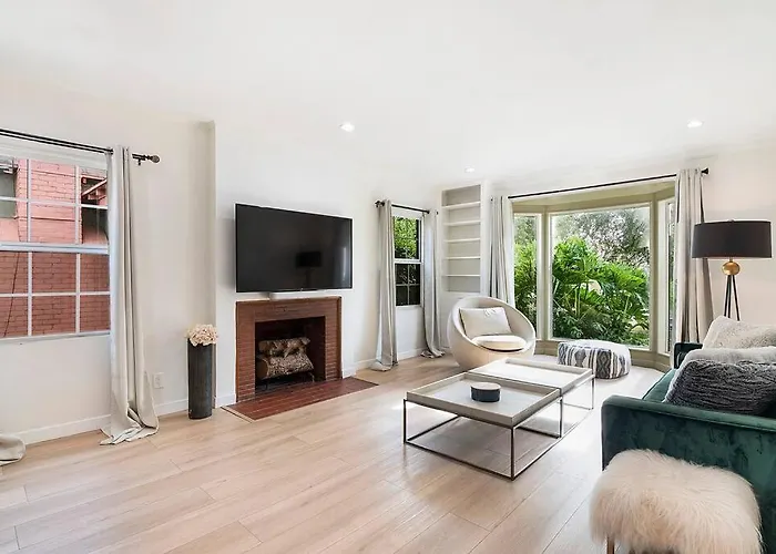 Updated 3-Bedroom La Home With Backyard, Bbq & Family-Friendly Amenities