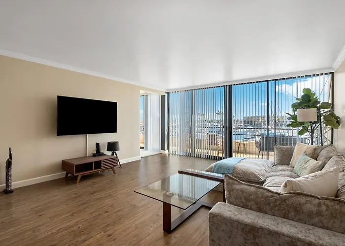 Aquamarine Escape - Spectacular Marina Views 2Br Rooftop Pool