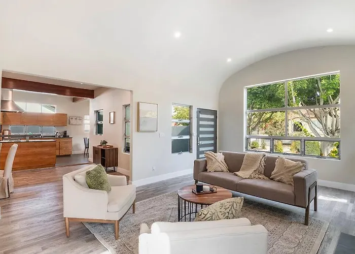 Stylish 4Br Home Prime Location Hancock Park