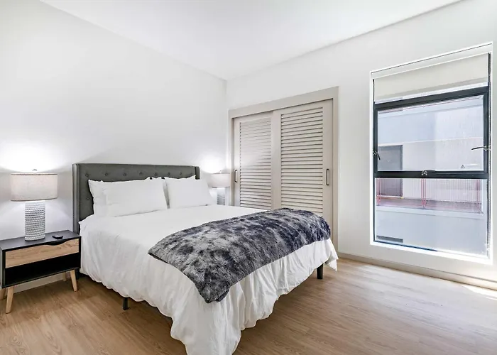 New 2Br Hollywood Opulent Oasis Retreat