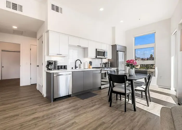 Skyline Haven Near Dodger Stadium
