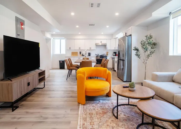 Stylish & Cozy Retreat Near Usc & Downtown La