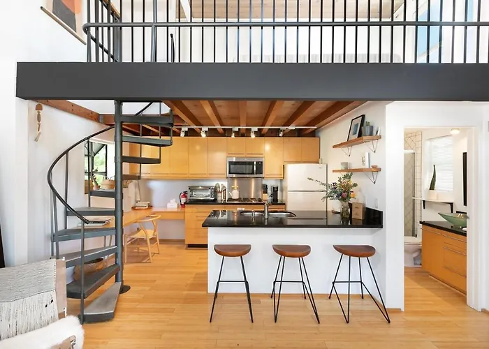 Private Venice Beach Loft - Steps To The Beach & Canals