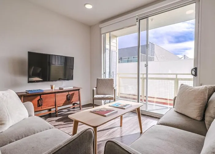 Modern 2Bd 2Ba, 5 Min To Santa Monica Pier!
