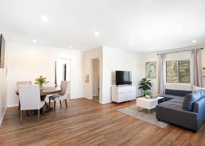 Comfortable 1-Bedroom Near Beverly Hills And Top La Attractions
