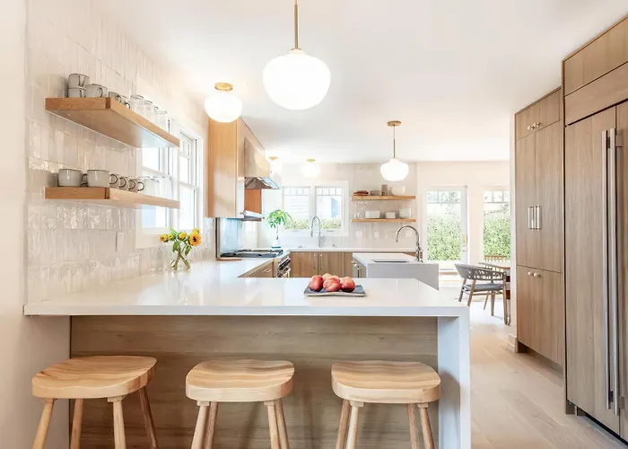Walk To Venice Beach From Luxury Home
