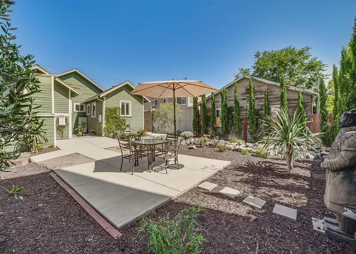 Convenient Los Angeles Retreat About 1 Mi To Downtown!