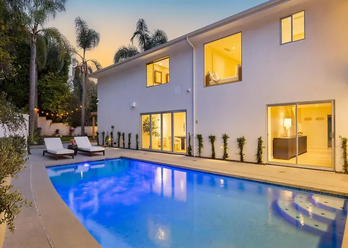 Luxury Hollywood Hills Home With Pool Outdoor Dining Iconic Views Skyline Chalet
