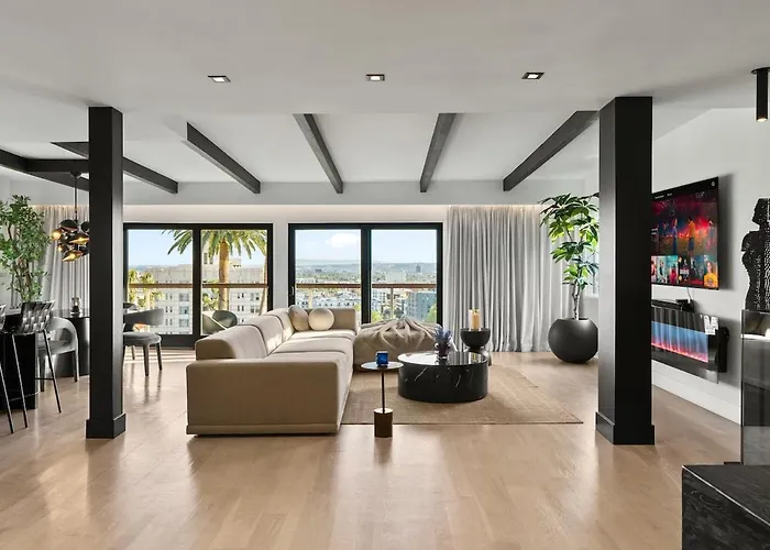 Hollywood Hills 3 Bedroom Views And Jacuzzi