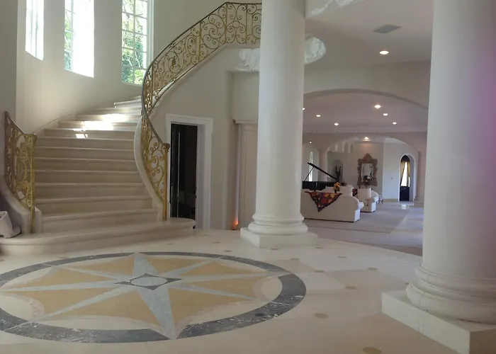 Stradella Court Mansion