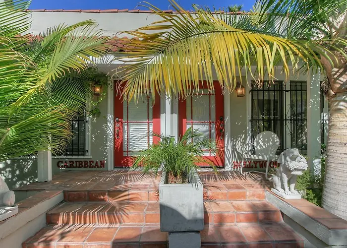 Hollywood Cottages