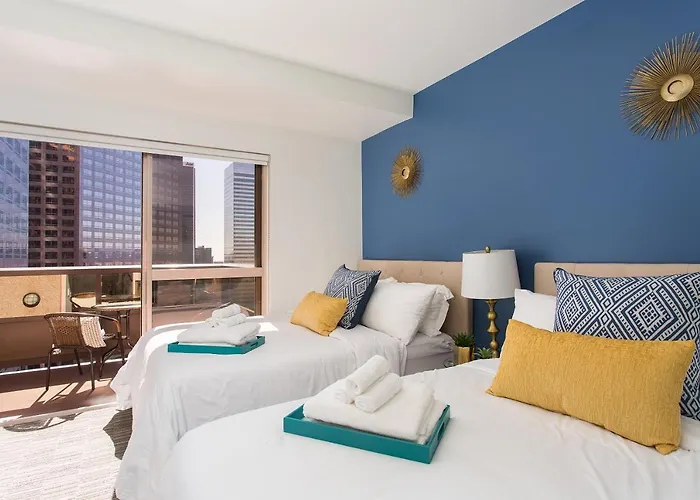 Luxurious Downtown La Penthouse