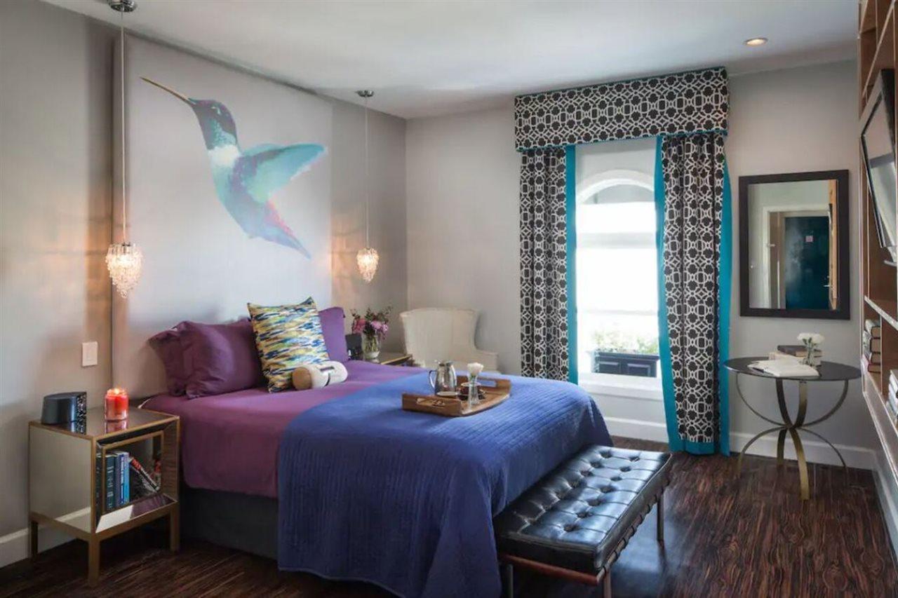 The Crescent Powered By Sonder Hotel