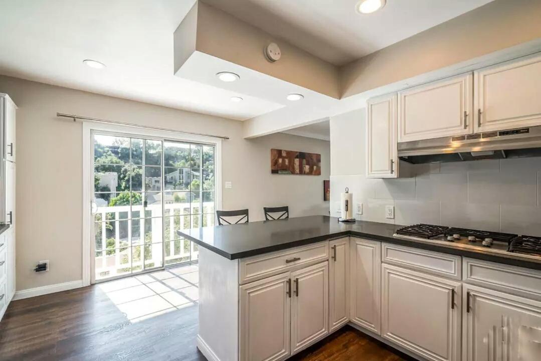 Holiday home Stylish Hollywood Hills With Million Dollar Views Waiting For You!