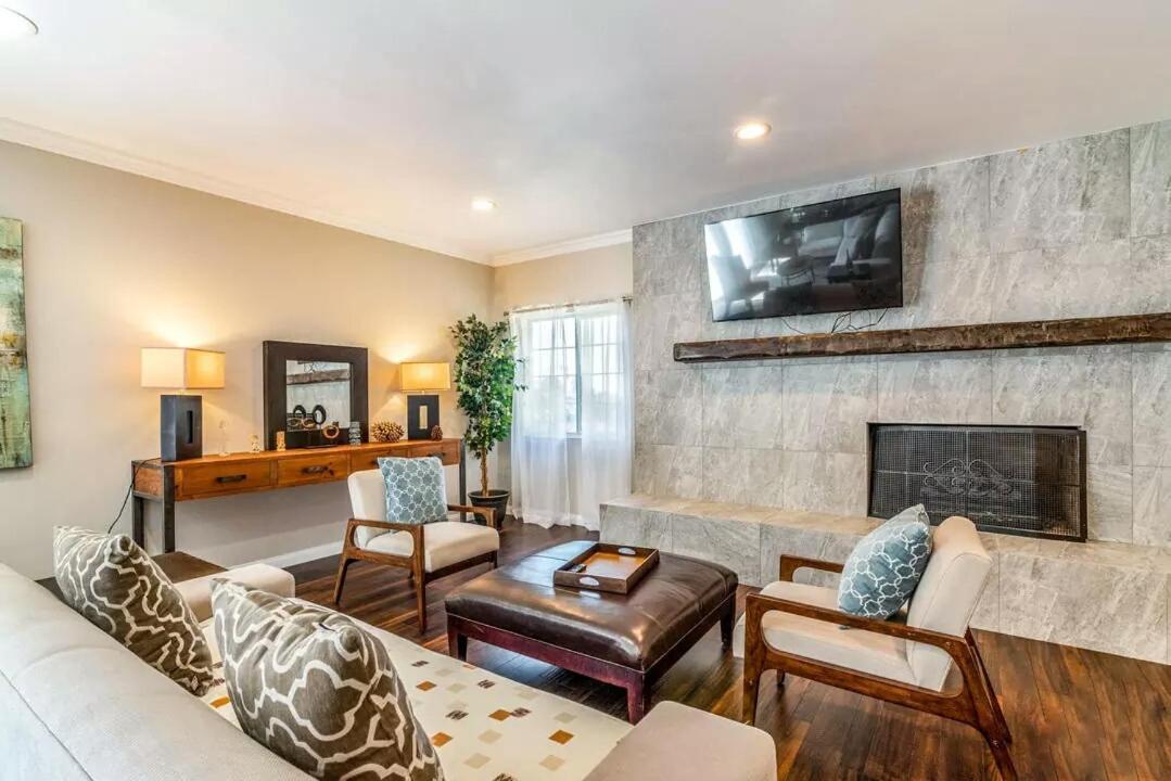 Holiday home Stylish Hollywood Hills With Million Dollar Views Waiting For You! *