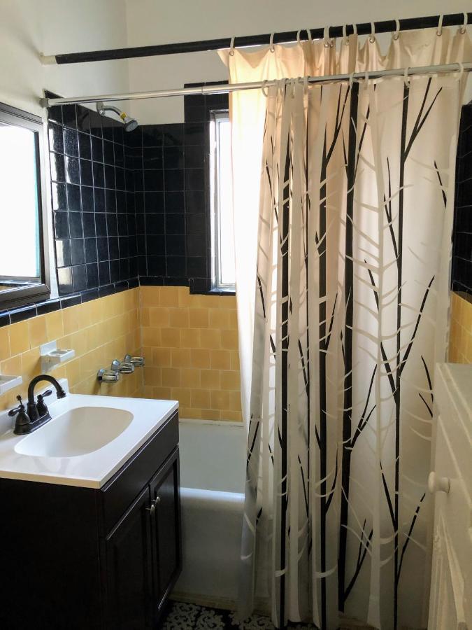 Luxury Furnished Apartment- Beverly Hills Adjacent, Lic 02984 Apartment *