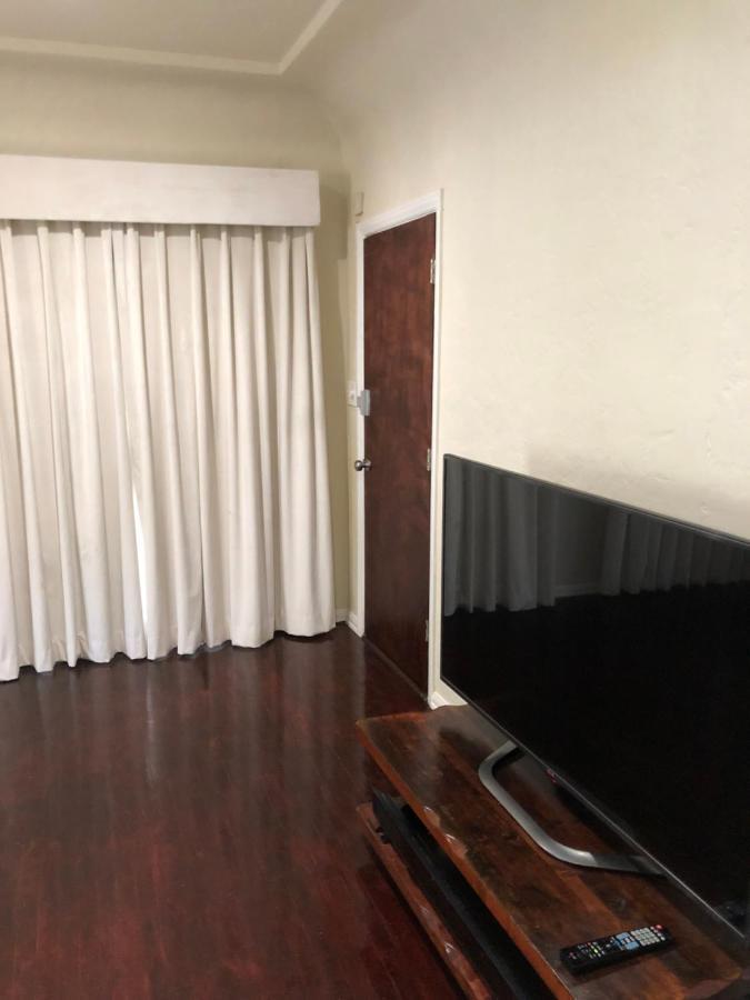 Luxury Furnished Apartment- Beverly Hills Adjacent, Lic 02984 Apartment Los Angeles