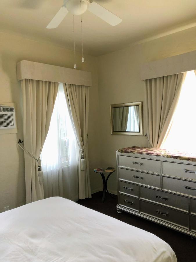 Apartment Luxury Furnished Apartment- Beverly Hills Adjacent, Lic 02984 Los Angeles