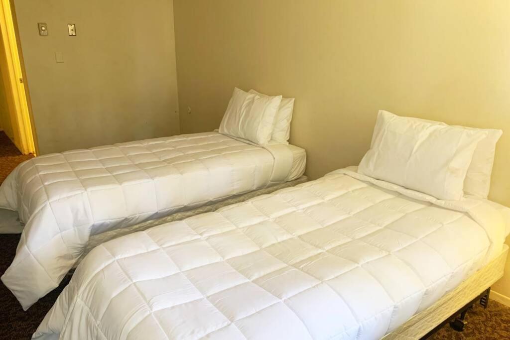 Apartamento Affordable Double Bed- A01 Duplicate Los Angeles