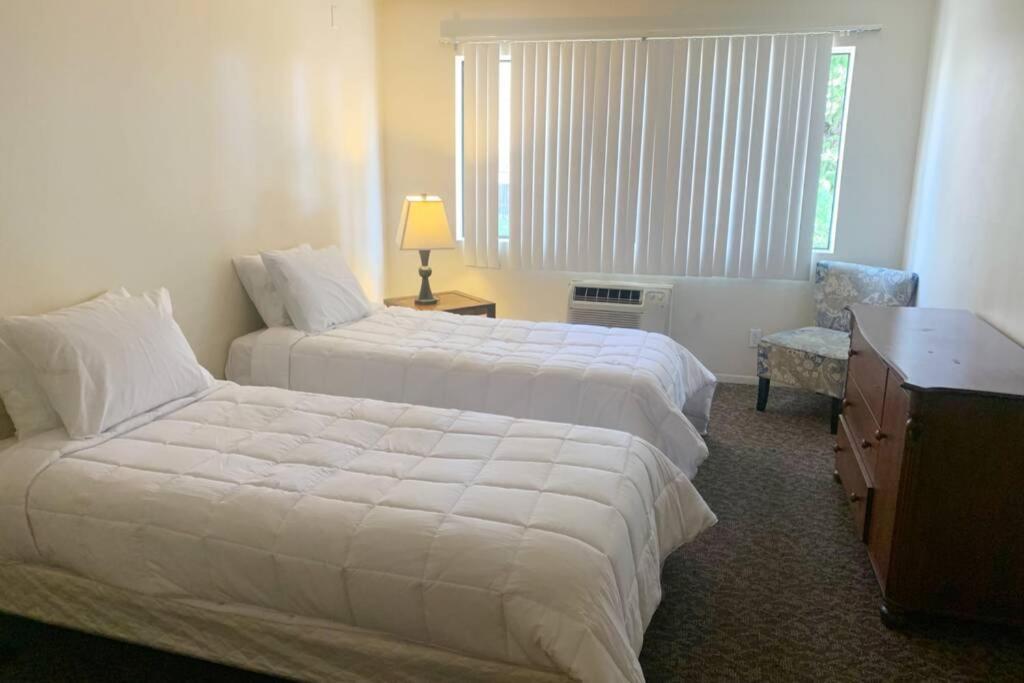 Apartamento Affordable Double Bed- A01 Duplicate Los Angeles