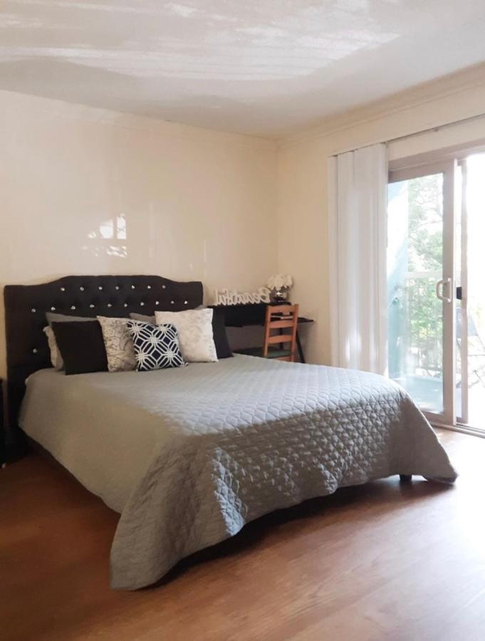 Lovely With Balcony, By The Venice Beach Apartment Los Angeles